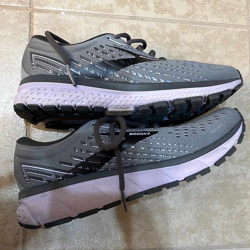 Brooks Ghost
